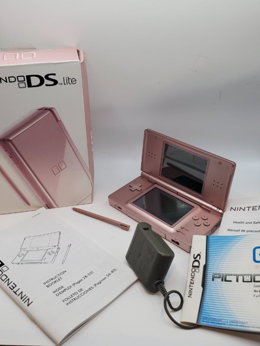 Vintage Nintendo DS Lite Pink Gaming Bundle ๐ฎ๐ - Picture 3 of 11